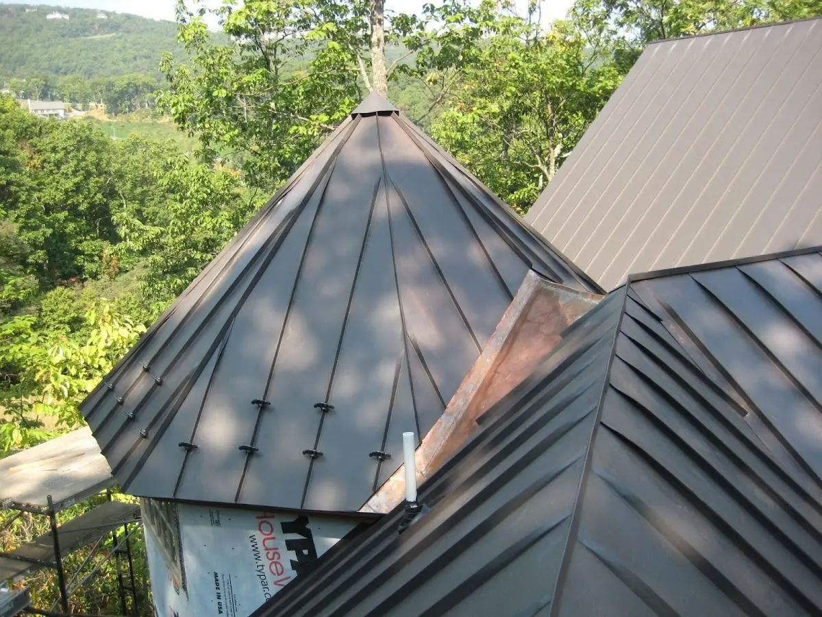 Professional Shingle Replacement & Repair by Craftsman Roofing in East Lake District